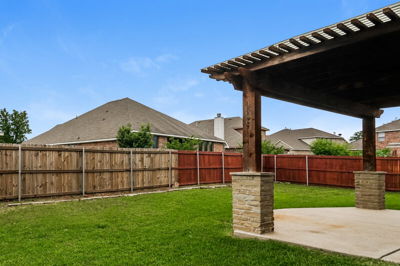 2,825/Mo, 53 Lucas Ln Edgecliff Village, TX 76134 Rear View
