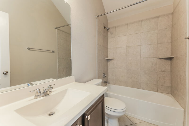 2,500/Mo, 2536 Boot Jack Rd Fort Worth, TX 76177 Bathroom View
