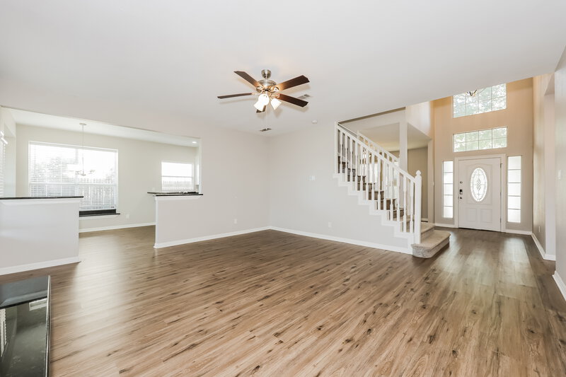 2,990/Mo, 7721 Arcadia Trl Fort Worth, TX 76137 Living Room View