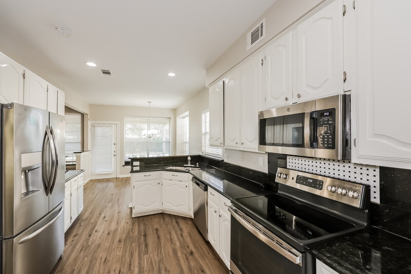 2,990/Mo, 7721 Arcadia Trl Fort Worth, TX 76137 Kitchen View