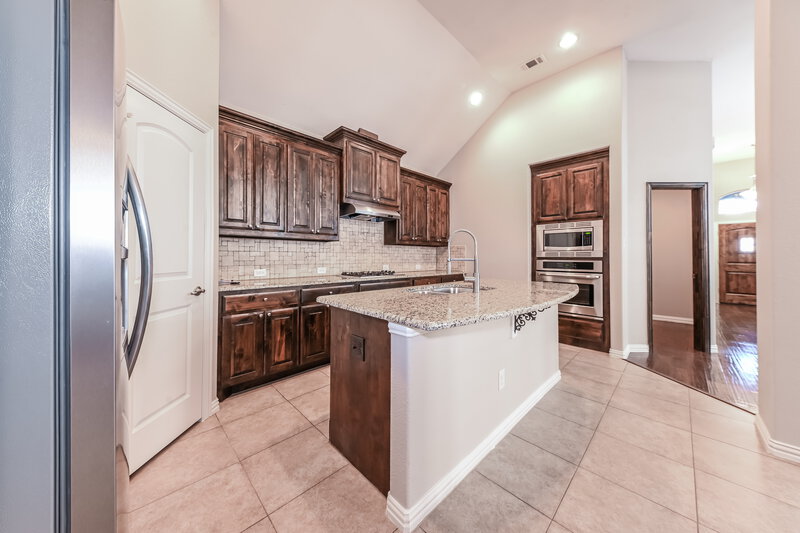 2,655/Mo, 2915 Fontana Grand Prairie, TX 75054 Kitchen View 2
