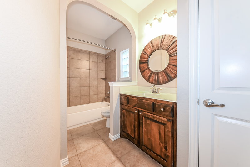 2,655/Mo, 2915 Fontana Grand Prairie, TX 75054 Bathroom View