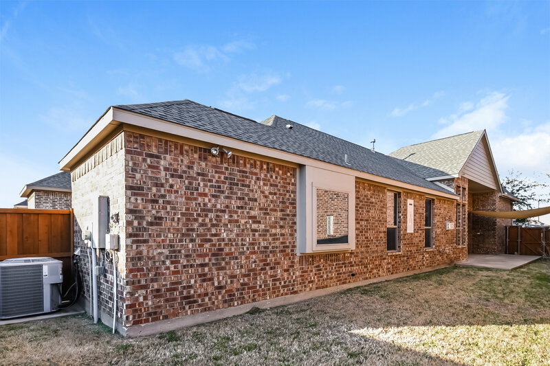 2,655/Mo, 2915 Fontana Grand Prairie, TX 75054 Rear View