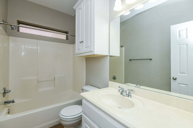 2,805/Mo, 309 Billo Ct Weatherford, TX 76087 Bathroom View