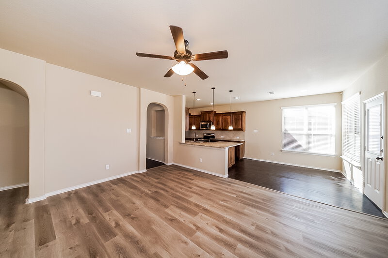 3,080/Mo, 1233 Glen Ct Weatherford, TX 76087 Living Room View 2