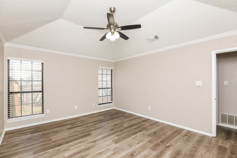 2,365/Mo, 125 Camelot Dr Weatherford, TX 76086 Main Bedroom View 2