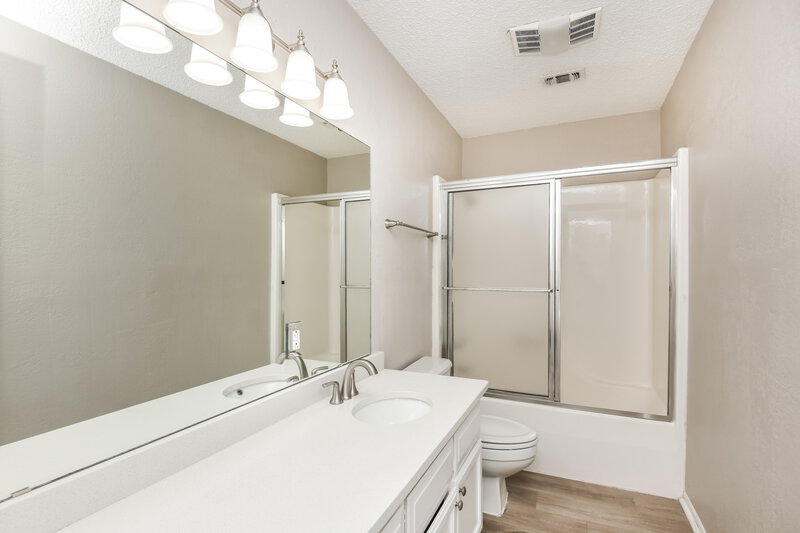 2,365/Mo, 125 Camelot Dr Weatherford, TX 76086 Bathroom View