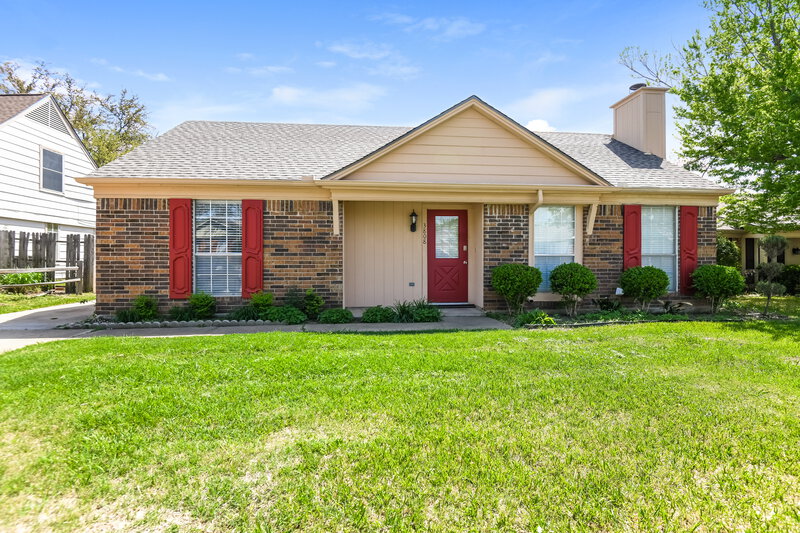 2,640/Mo, 3808 Flintwood Trl Fort Worth, TX 76137 External View