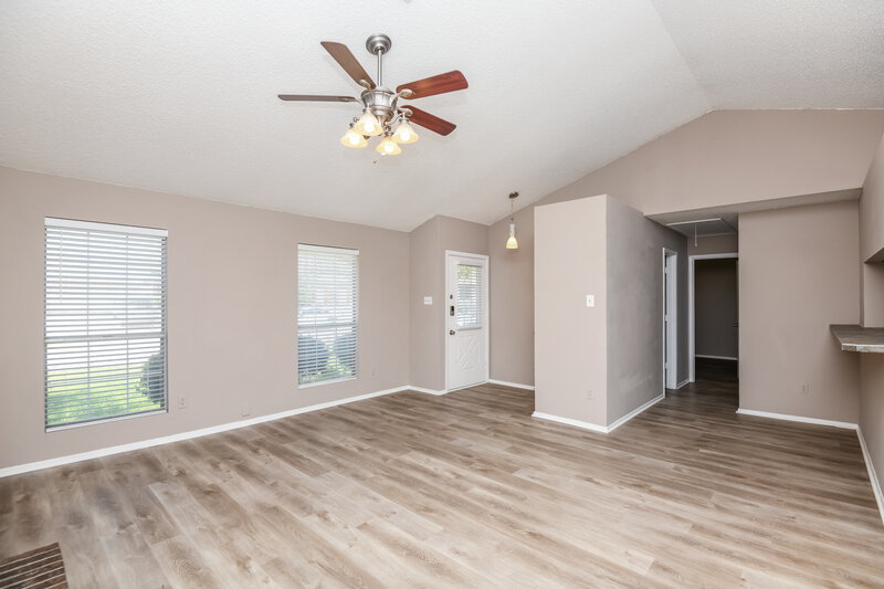 2,640/Mo, 3808 Flintwood Trl Fort Worth, TX 76137 Living Room View