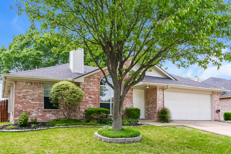 2,390/Mo, 2725 Star Ave Glenn Heights, TX 75154 Front View