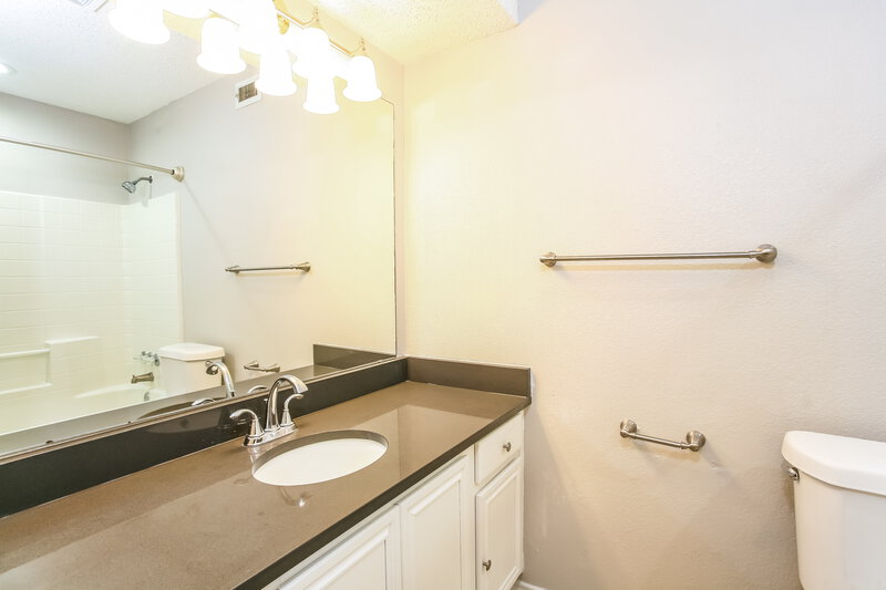 2,390/Mo, 2725 Star Ave Glenn Heights, TX 75154 Main Bathroom View 2