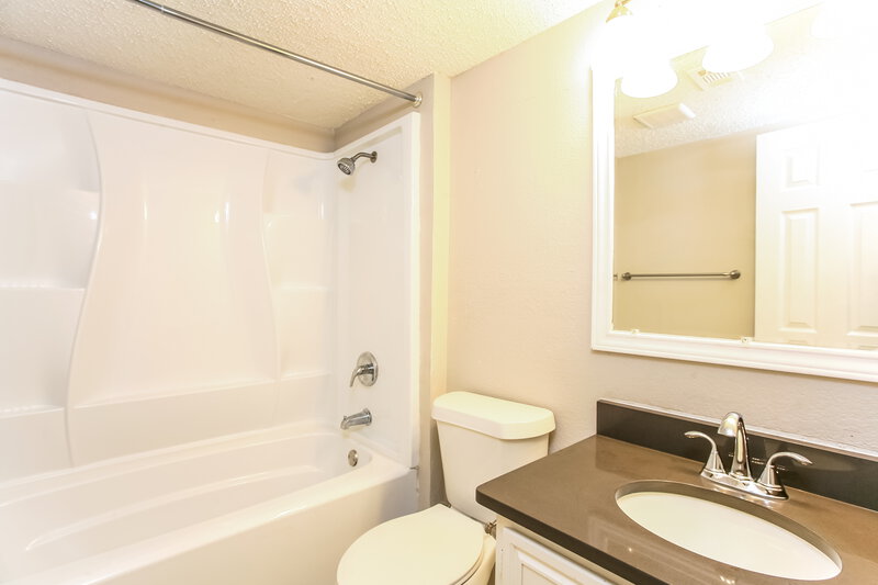 2,390/Mo, 2725 Star Ave Glenn Heights, TX 75154 Bathroom View