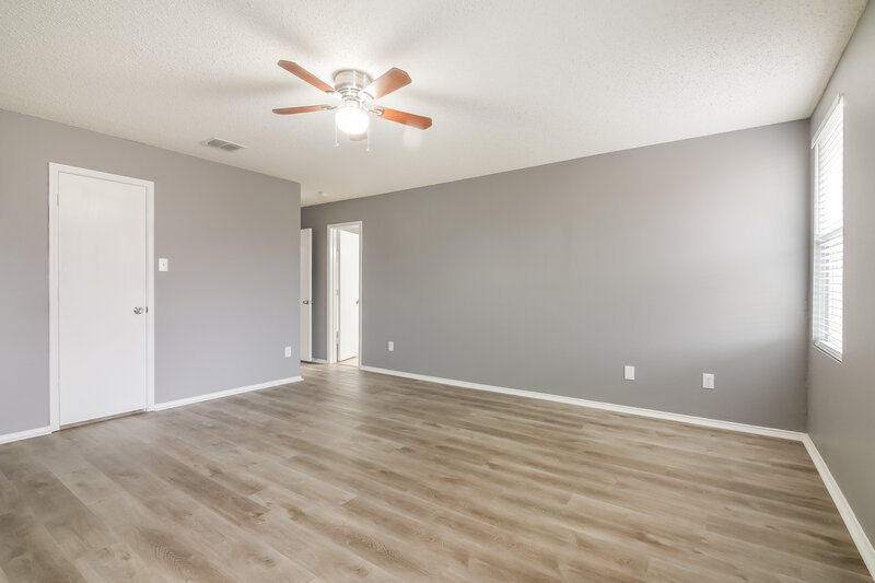 2,160/Mo, 3913 Thoroughbred Trl Fort Worth, TX 76123 Main Bedroom View 2