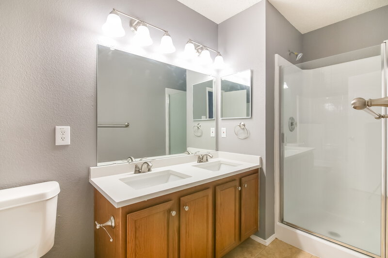 2,160/Mo, 3913 Thoroughbred Trl Fort Worth, TX 76123 Main Bathroom View