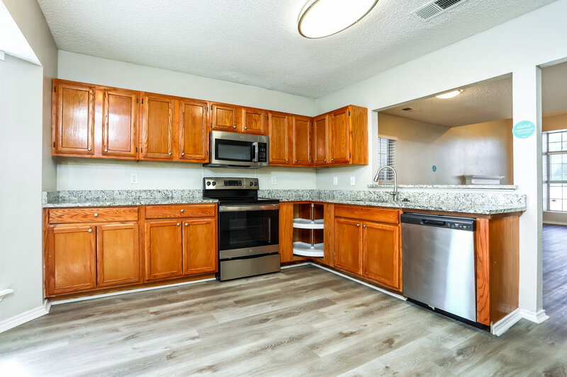 3,210/Mo, 1496 Summers Dr Cedar Hill, TX 75104 Kitchen View