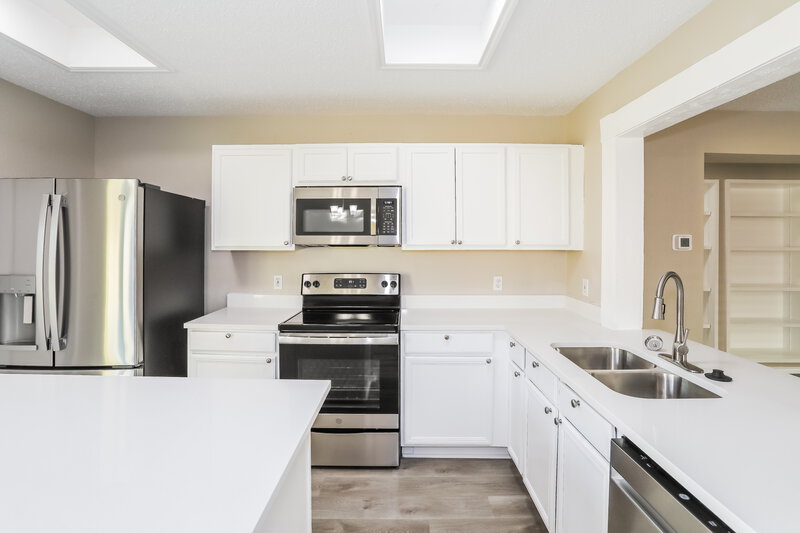 2,055/Mo, 10124 Chapel Ridge Dr Fort Worth, TX 76116 Kitchen View