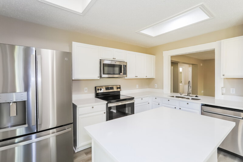 2,055/Mo, 10124 Chapel Ridge Dr Fort Worth, TX 76116 Kitchen View 2