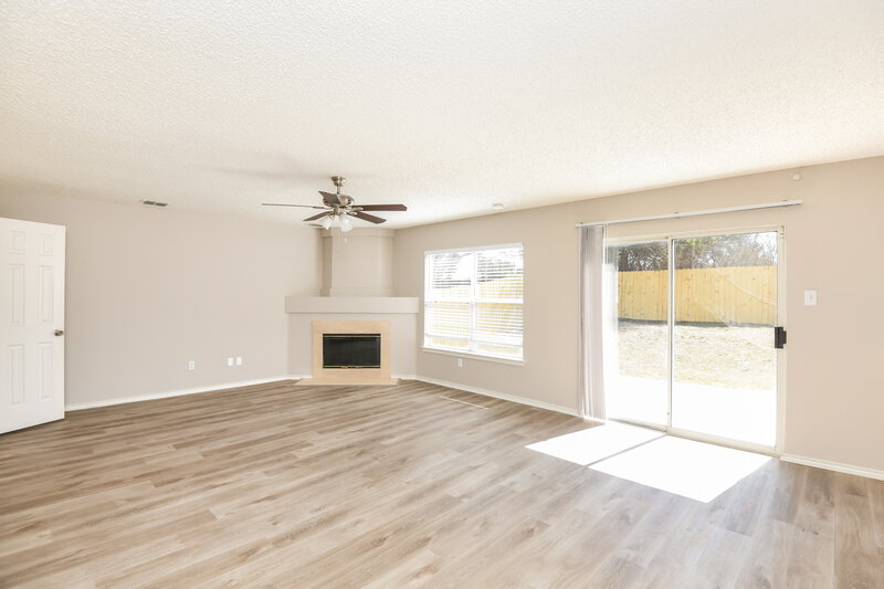 2,805/Mo, 720 King St Cedar Hill, TX 75104 Living Room View
