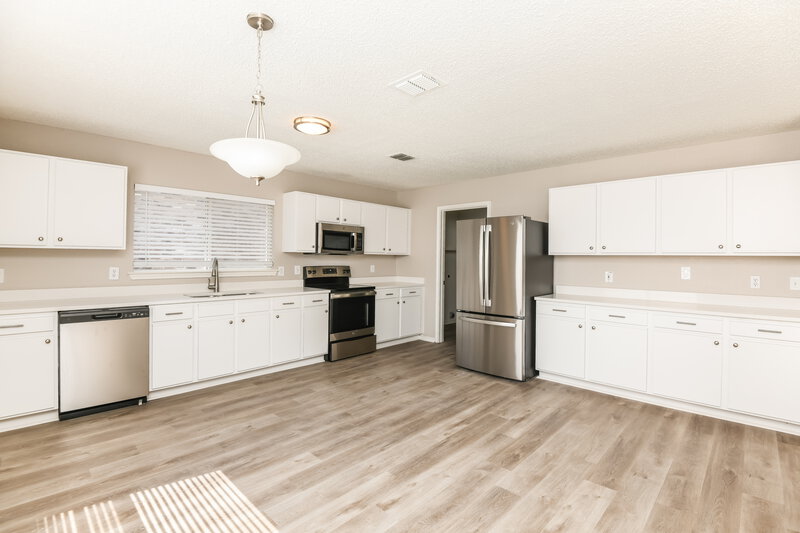 2,805/Mo, 720 King St Cedar Hill, TX 75104 Kitchen View 2