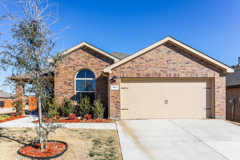 2,340/Mo, 901 Walls Blvd Crowley, TX 76036 External View