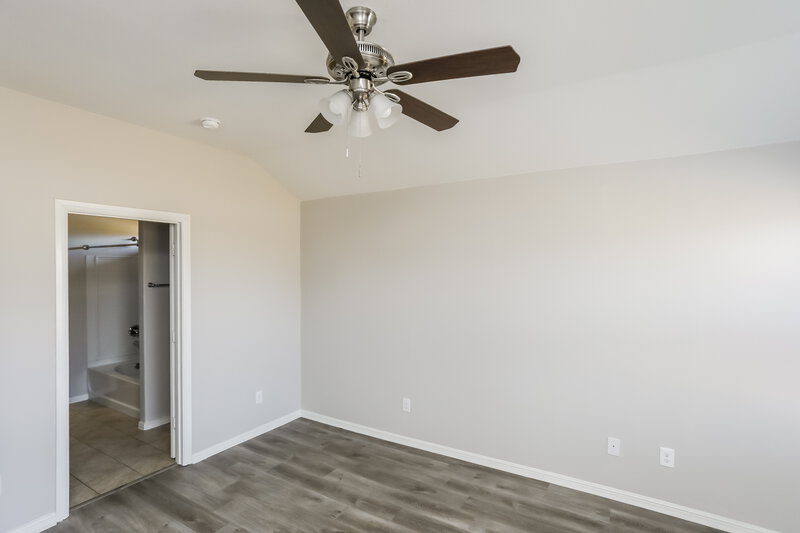 2,340/Mo, 901 Walls Blvd Crowley, TX 76036 Main Bedroom View
