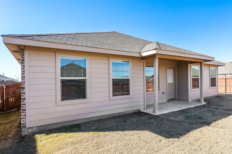 2,340/Mo, 901 Walls Blvd Crowley, TX 76036 Rear View