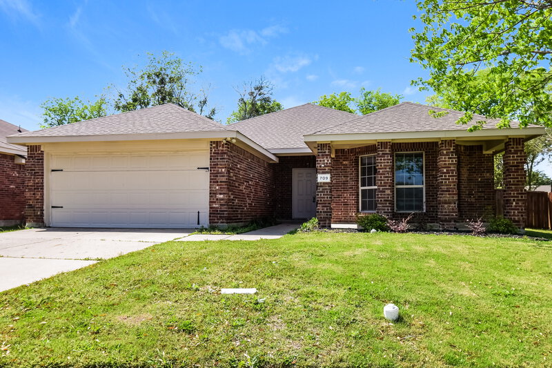 1,755/Mo, 709 Silverleaf Ct Royse City, TX 75189 Front View