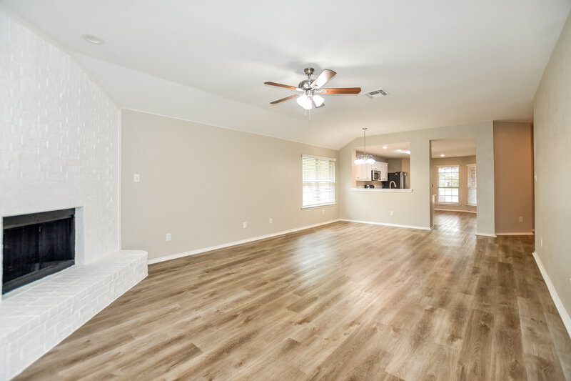 2,050/Mo, 709 Silverleaf Ct Royse City, TX 75189 Living Room View
