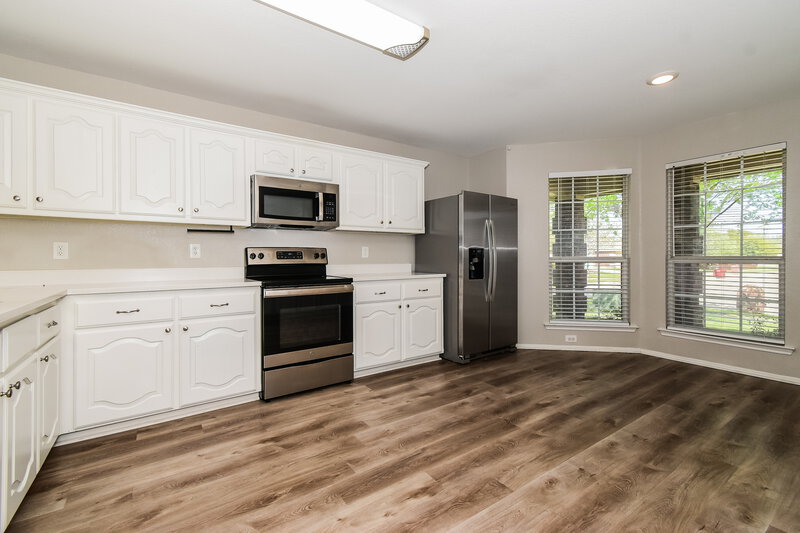 1,755/Mo, 709 Silverleaf Ct Royse City, TX 75189 Kitchen View 2
