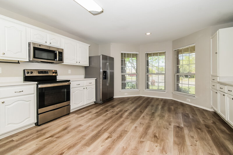 1,755/Mo, 709 Silverleaf Ct Royse City, TX 75189 Kitchen View 3
