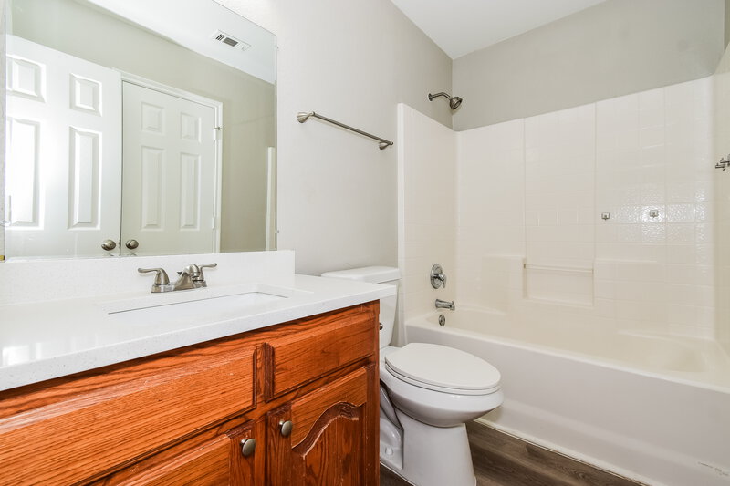 1,755/Mo, 709 Silverleaf Ct Royse City, TX 75189 Bathroom View