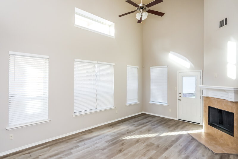 2,370/Mo, 313 Haywood Cir Lancaster, TX 75146 Living Room View 2