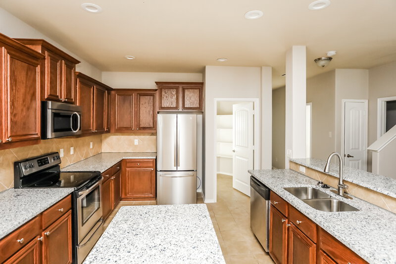2,370/Mo, 313 Haywood Cir Lancaster, TX 75146 Kitchen View 2
