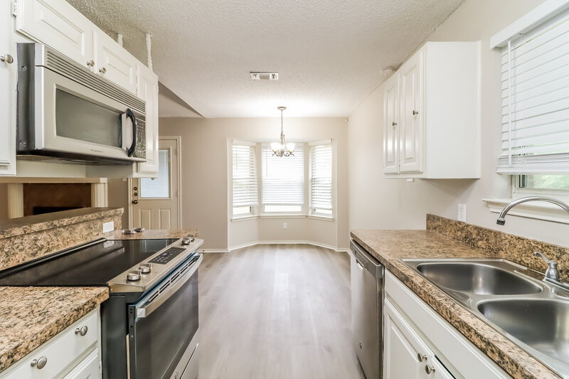 2,020/Mo, 1137 Vaden Ave Burleson, TX 76028 Kitchen View
