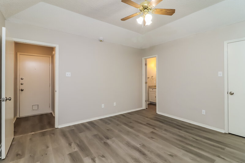 2,020/Mo, 1137 Vaden Ave Burleson, TX 76028 Main Bedroom View