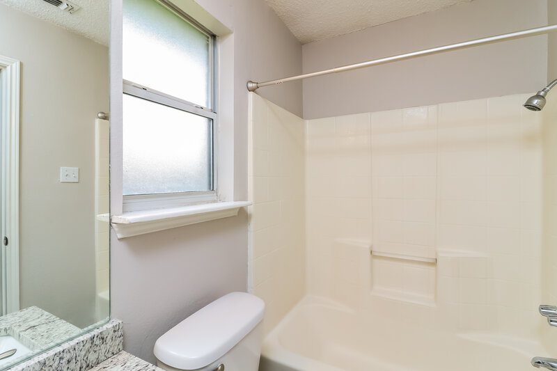 2,020/Mo, 1137 Vaden Ave Burleson, TX 76028 Bathroom View