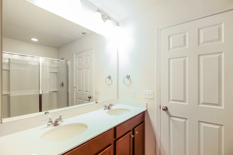 2,085/Mo, 1449 Vernon Dr Providence Village, TX 76227 Main Bathroom View