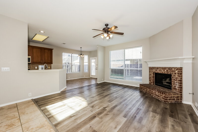 2,365/Mo, 4529 Vista Meadows Dr Fort Worth, TX 76244 Living Room View