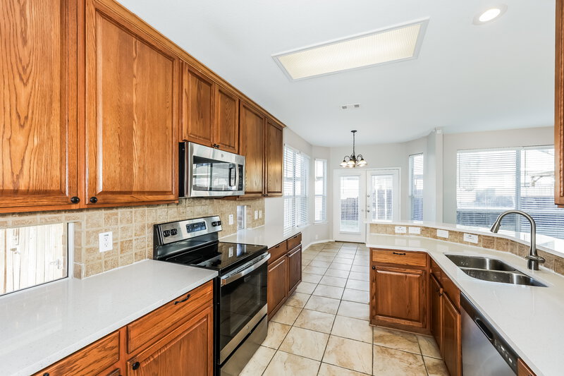 2,365/Mo, 4529 Vista Meadows Dr Fort Worth, TX 76244 Kitchen View 2