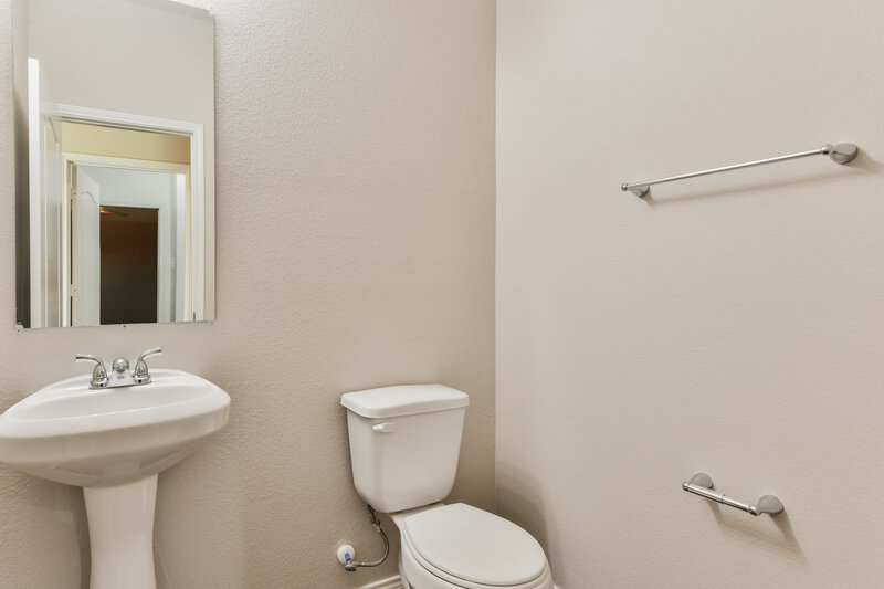 2,055/Mo, 7908 Spritsail Ln Fort Worth, TX 76179 Bathroom View 2