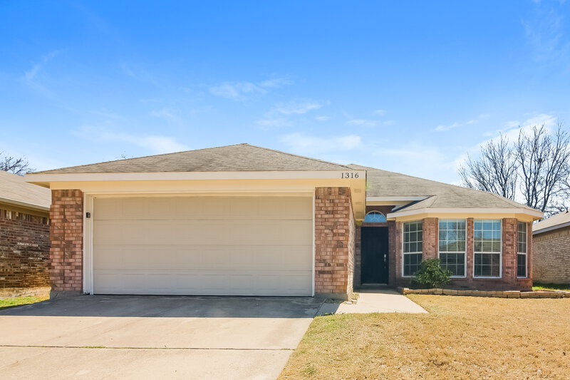 2,180/Mo, 1316 Meadow Rose Trl Burleson, TX 76028 External View