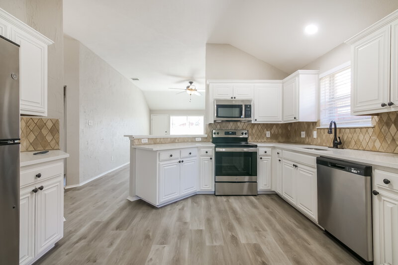 2,180/Mo, 1316 Meadow Rose Trl Burleson, TX 76028 Kitchen View 2