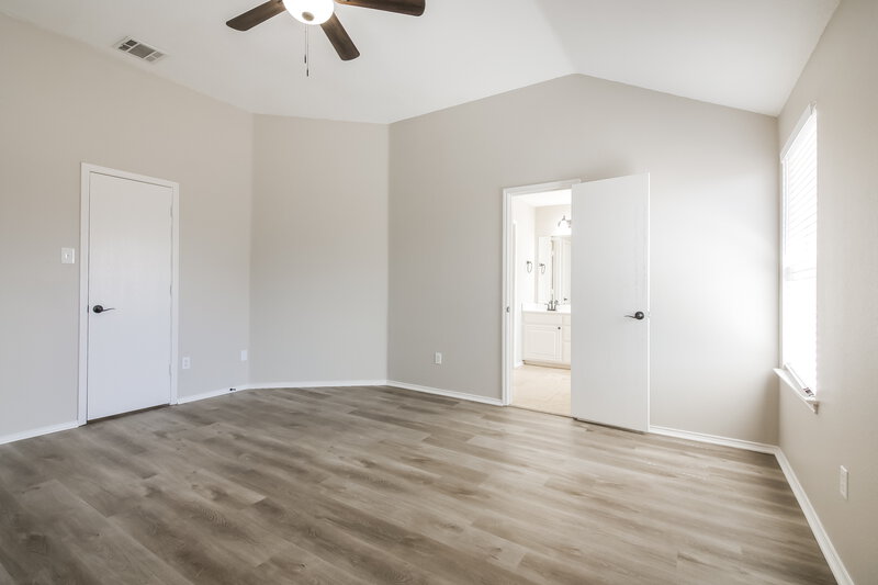 2,180/Mo, 1316 Meadow Rose Trl Burleson, TX 76028 Main Bedroom View 2