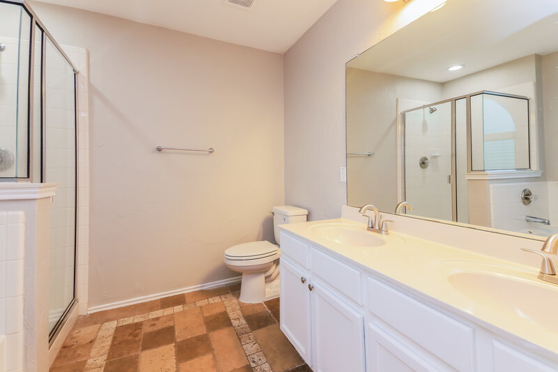 2,980/Mo, 302 Stanford Forney, TX 75126 Main Bathroom View