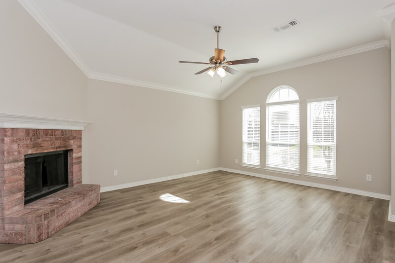 2,085/Mo, 217 Los Angeles Dr Glenn Heights, TX 75154 Living Room View