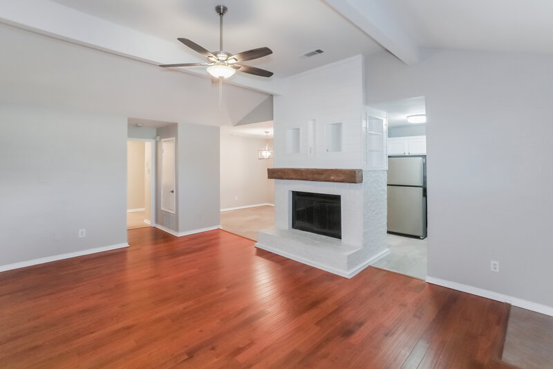 1,940/Mo, 216 Lantana Dr Arlington, TX 76018 Living Room View