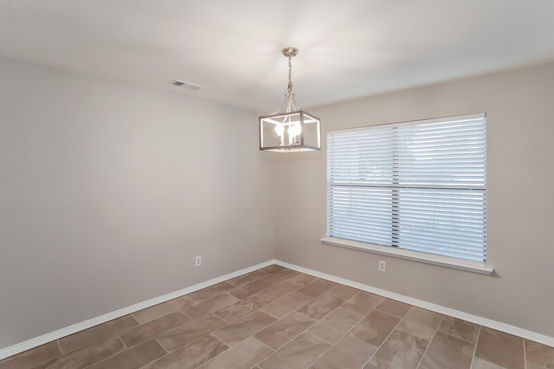 1,940/Mo, 216 Lantana Dr Arlington, TX 76018 Dining Room View