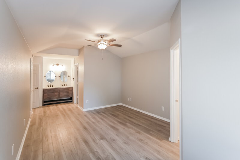 1,940/Mo, 216 Lantana Dr Arlington, TX 76018 Main Bedroom View 2