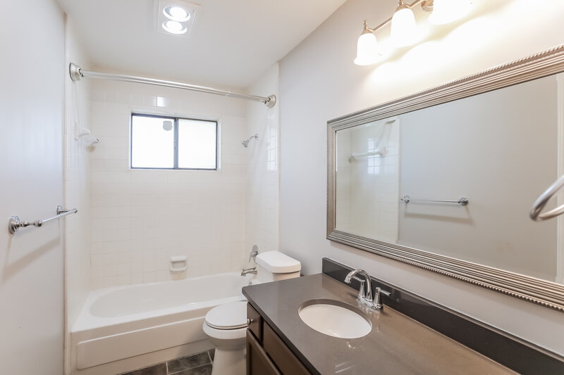 1,940/Mo, 216 Lantana Dr Arlington, TX 76018 Main Bedroom View 3