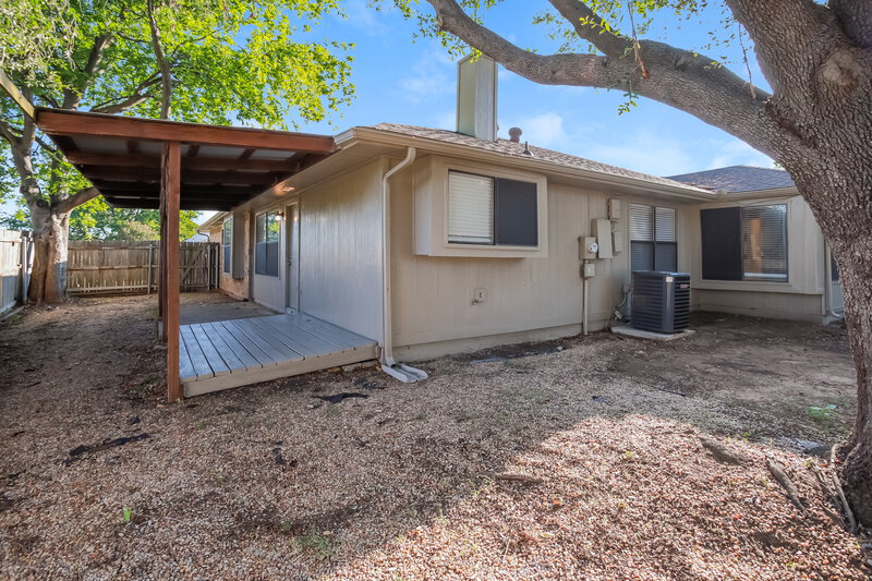1,940/Mo, 216 Lantana Dr Arlington, TX 76018 Rear View